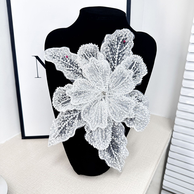 ลูกไม้สีขาวประดับเลื่อม ปักลาย - Applique Patch Flower บทวิจารณ์และราคา
